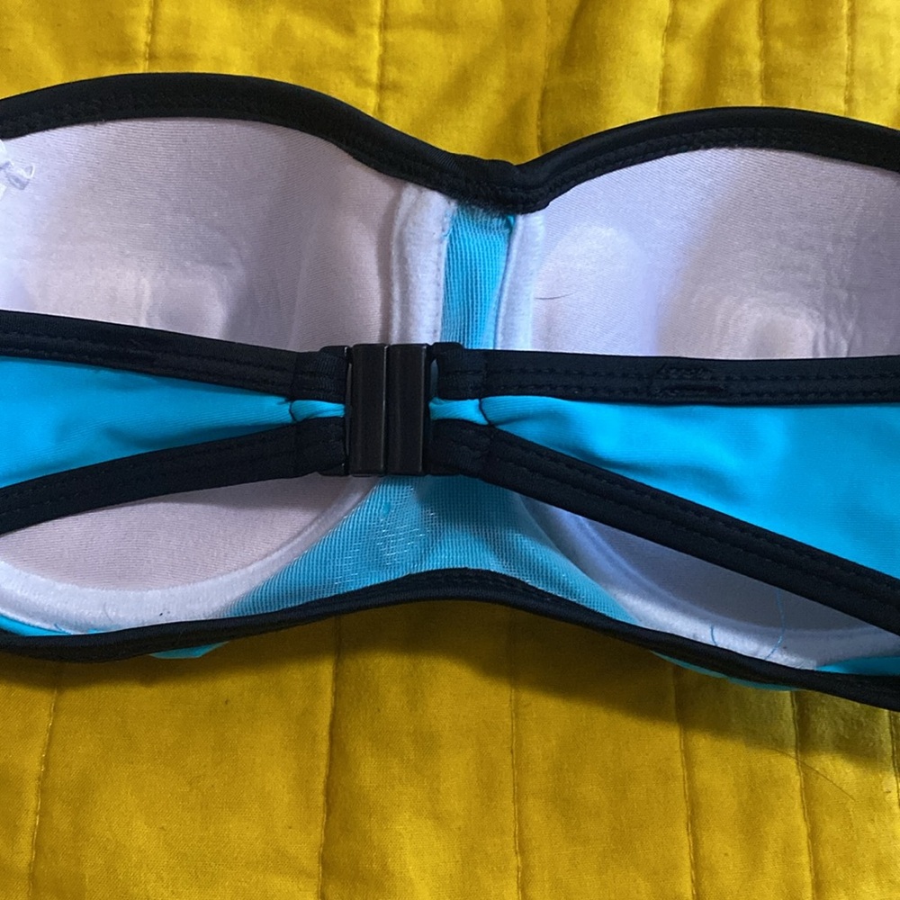 BIKINI - Picture 5 of 6